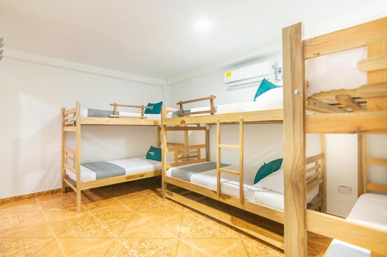 Club House Hostel Santa Marta  Exterior photo
